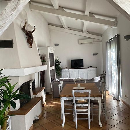 Maison Dans Village Calme Арль Екстер'єр фото