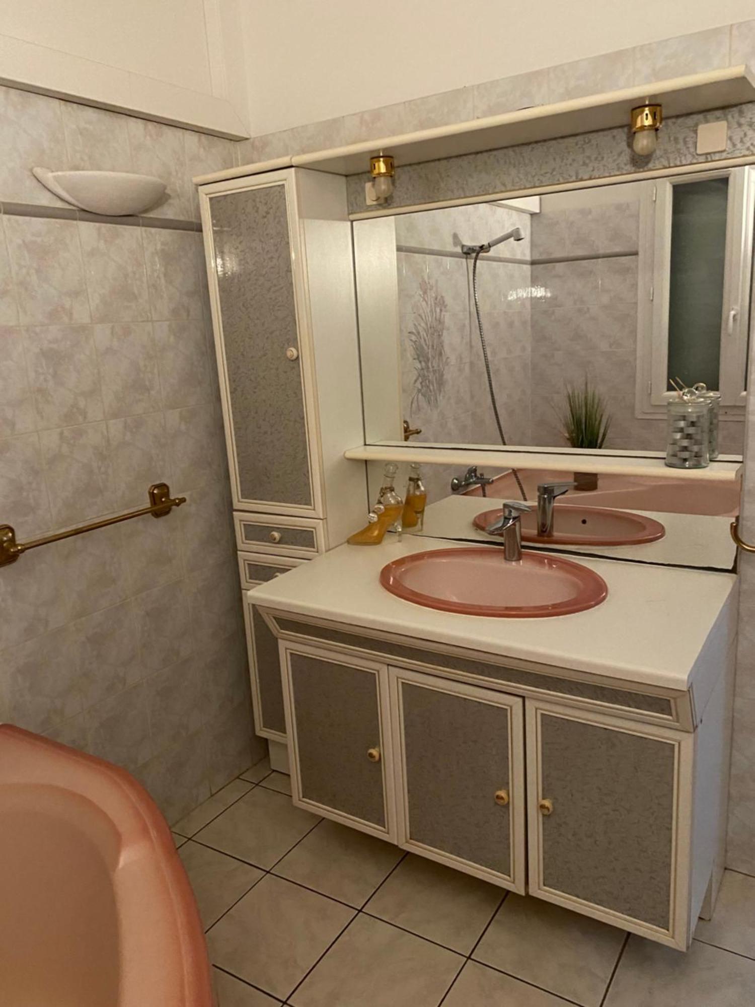 Maison Dans Village Calme Арль Екстер'єр фото