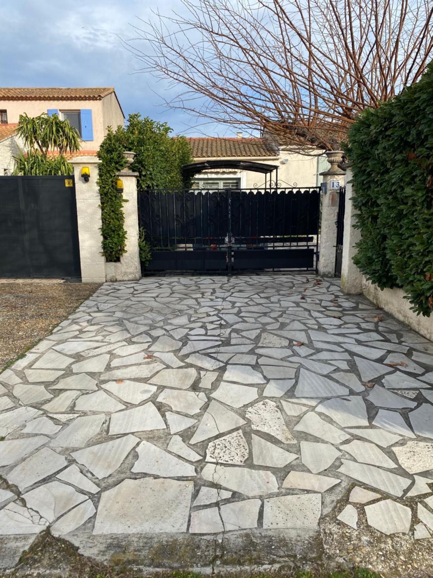 Maison Dans Village Calme Арль Екстер'єр фото
